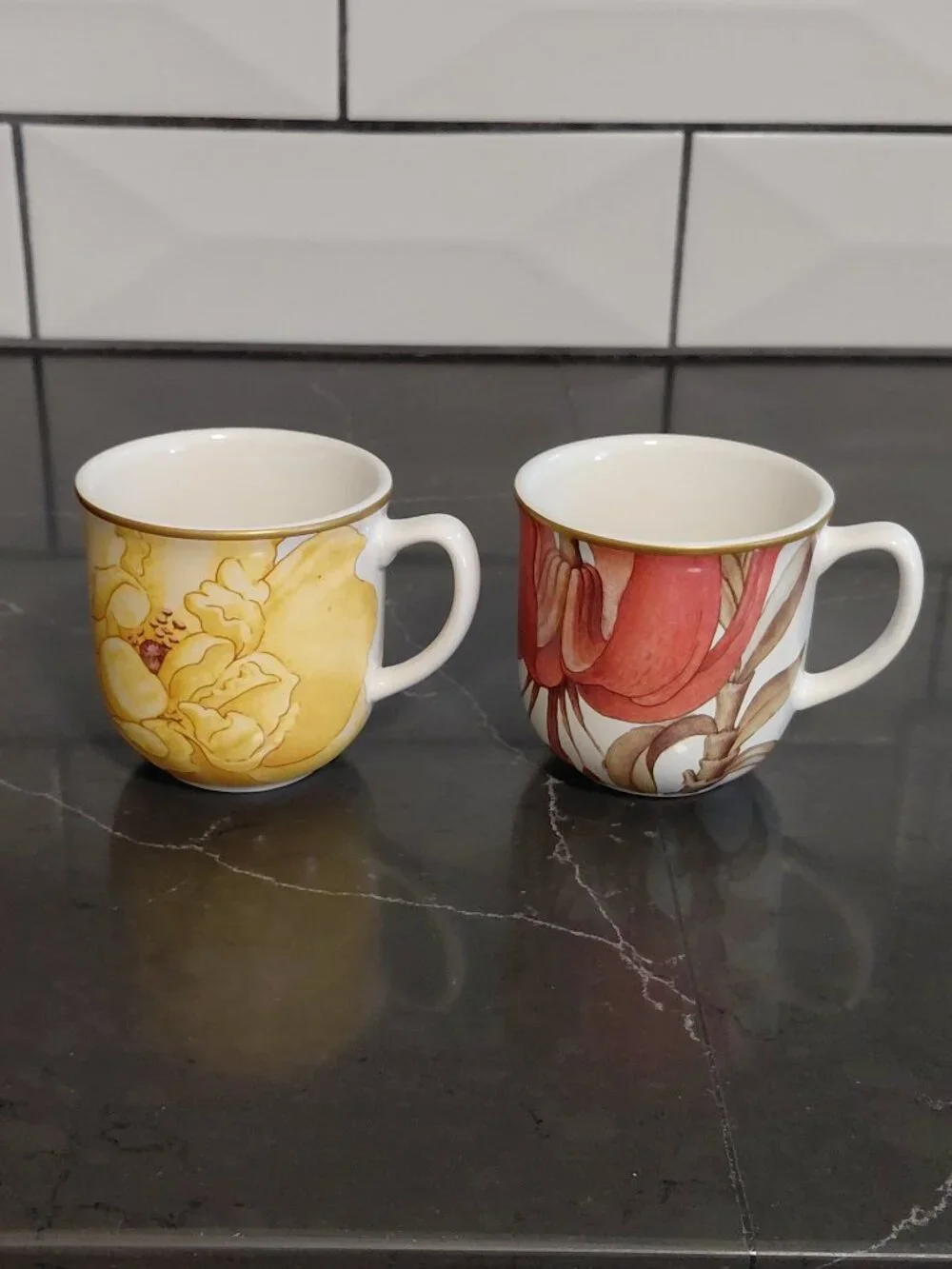 Two Williams Sonoma “Jardin Des Fleurs” Coffee Cups